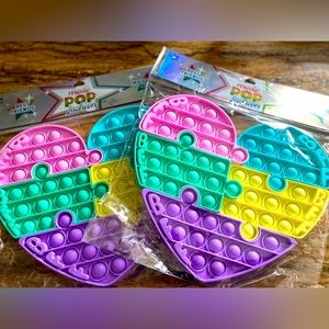 2-piece heart shaped Pop it Toy